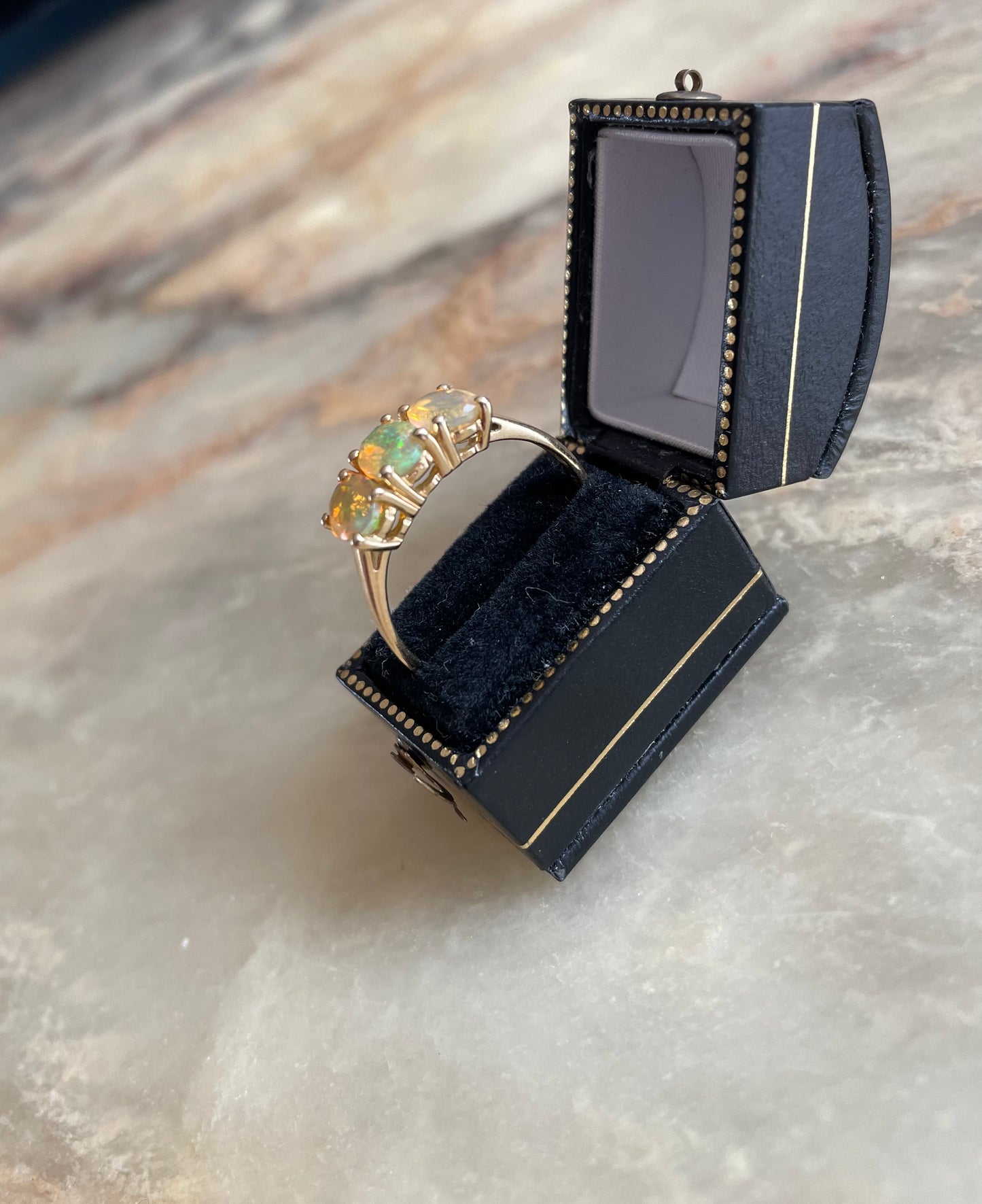 VINTAGE 9K OPAL GLOW THREE STONE RING