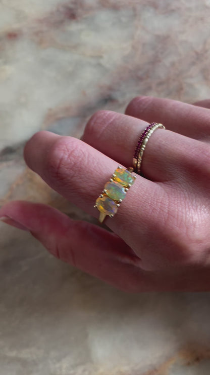 VINTAGE 9K OPAL GLOW THREE STONE RING