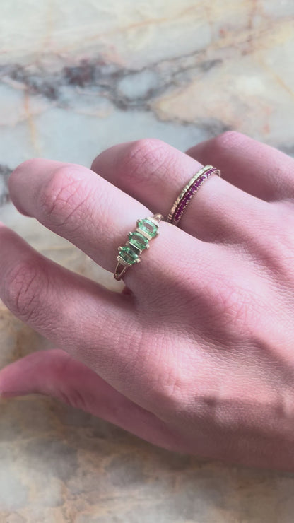 Vintage Tsavorite Garnet Ring